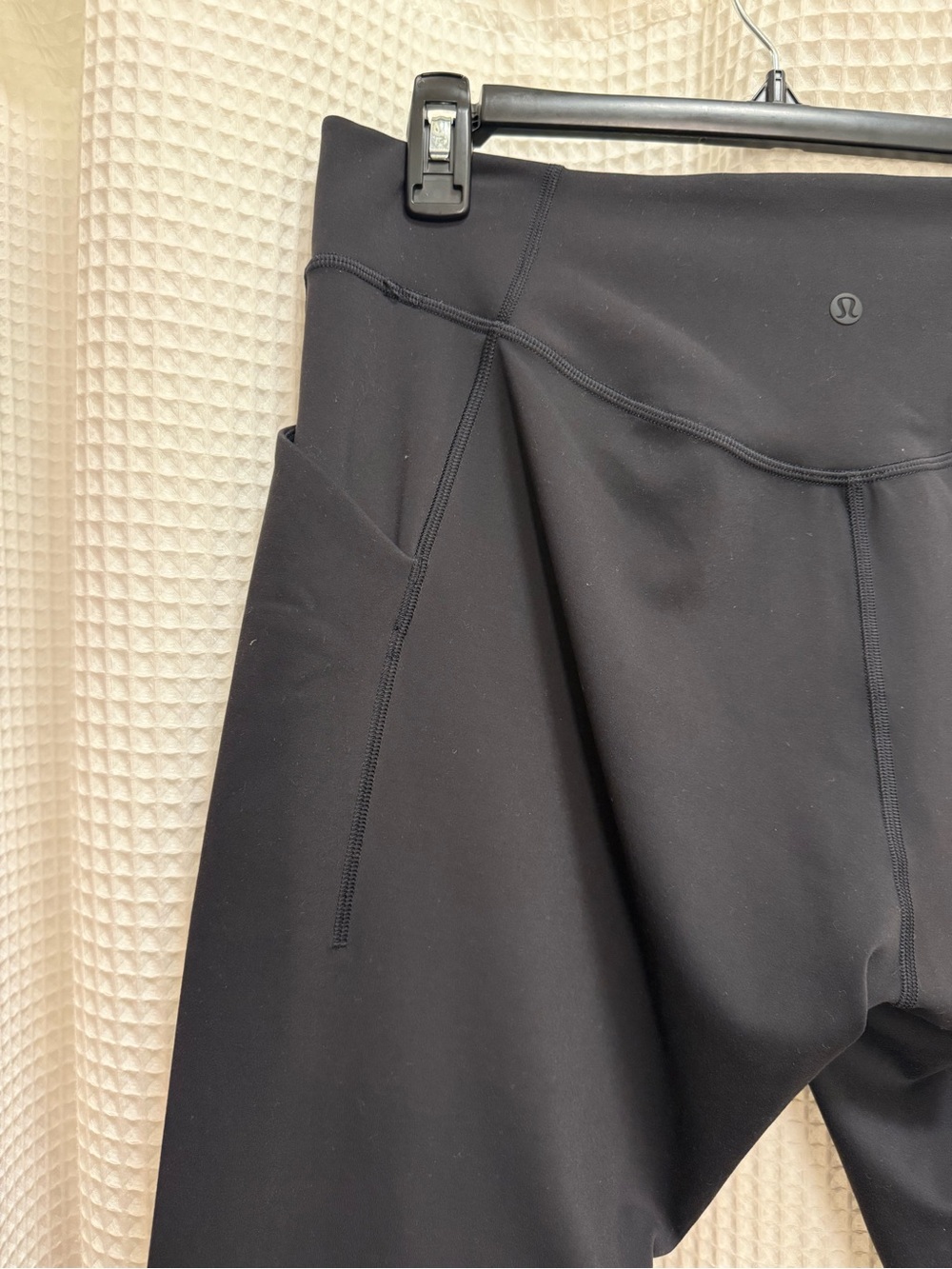 Lululemon Everlux - Black High-Waist Leggings with Pockets size 14 - Picture 7 of 9